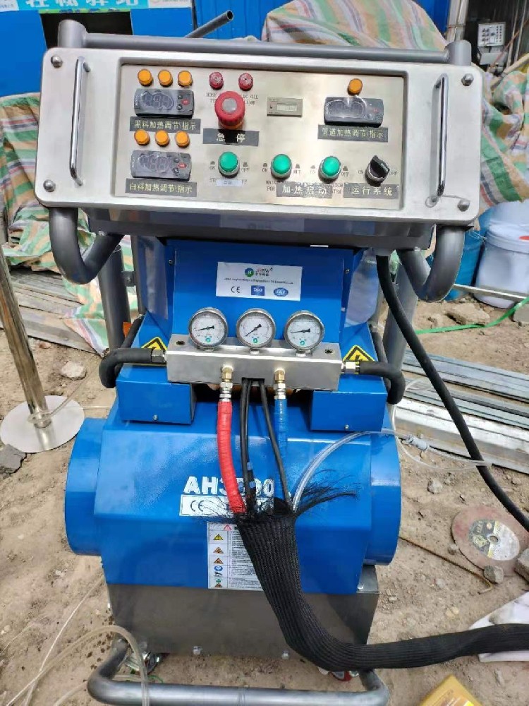 為什么于鏊選擇聚氨酯發(fā)泡機？